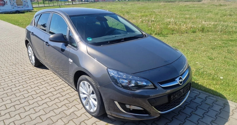 Opel Astra cena 32900 przebieg: 128444, rok produkcji 2013 z Gniezno małe 466